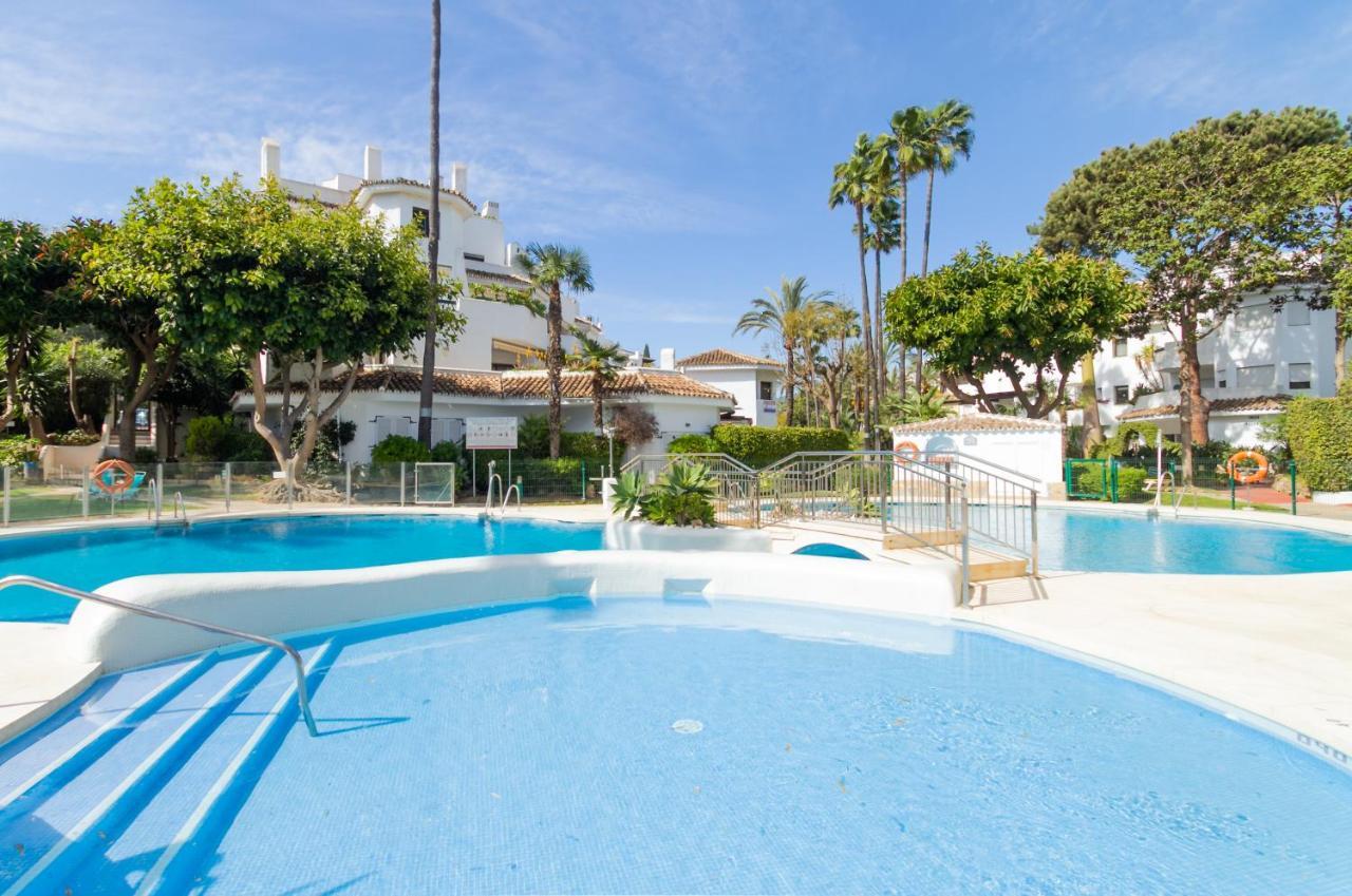 Marbella Banus Suites - Golden Beach Marbella Suite Esterno foto