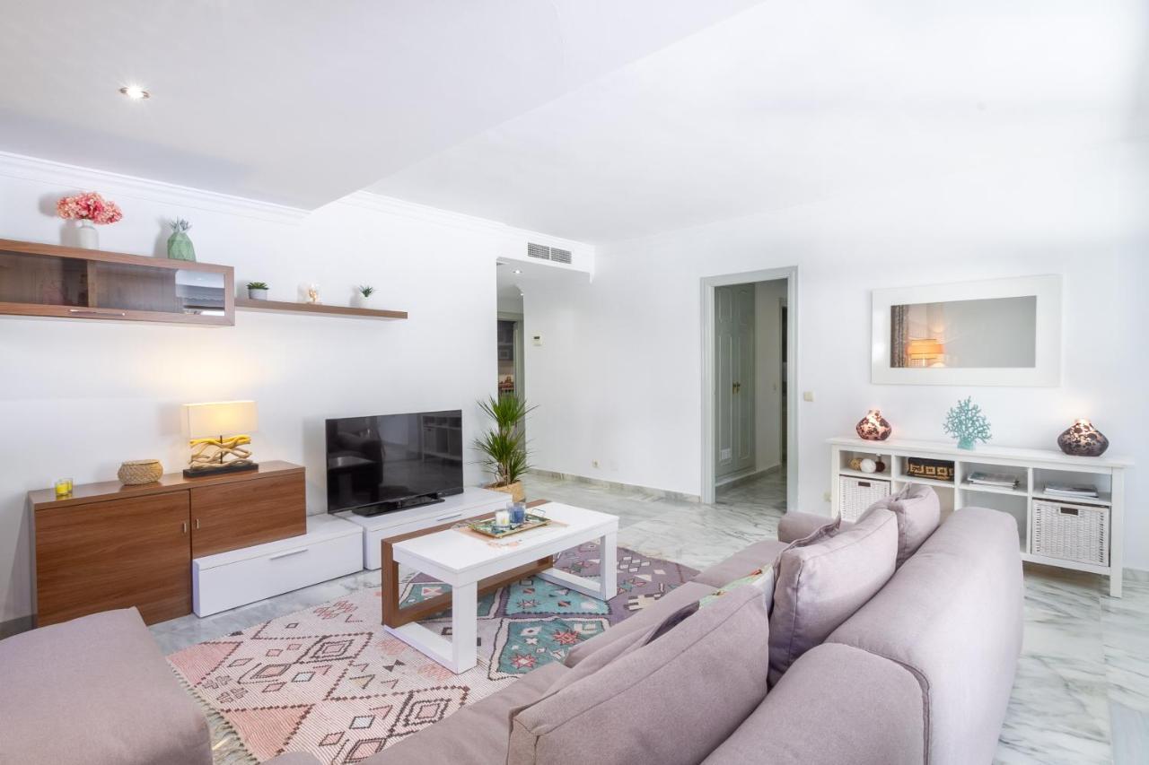 Marbella Banus Suites - Golden Beach Marbella Suite Esterno foto